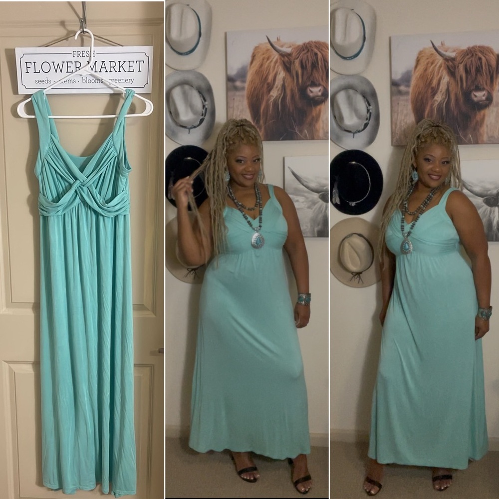 Elegant Aqua Sleeveless Dress - Picture 3 of 10